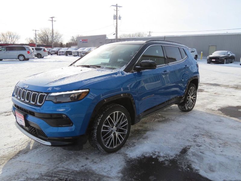 2023 Jeep Compass Limited 4x4 4dr SUVImage 5