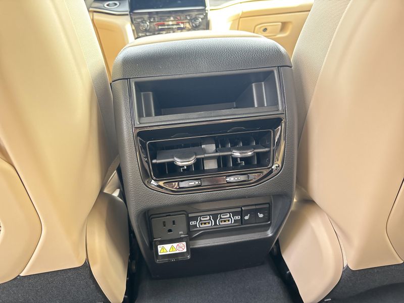 New 2025 Jeep Grand Cherokee Limited 4x4Image 26