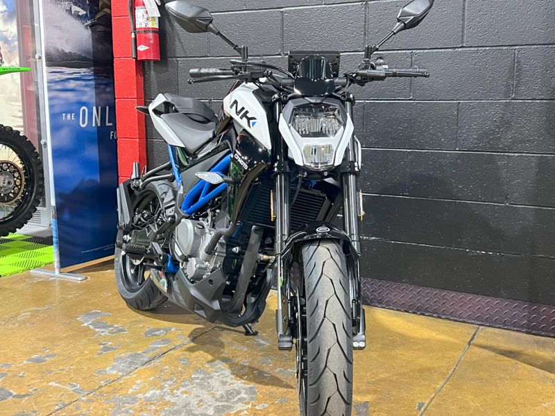 2025 CFMOTO 300NK Image 11