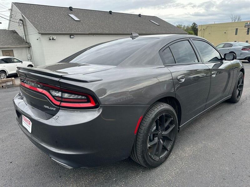 2016 Dodge Charger SXTImage 14
