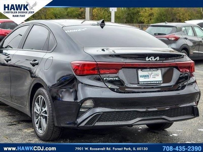 2023 Kia Forte LXS photo 3