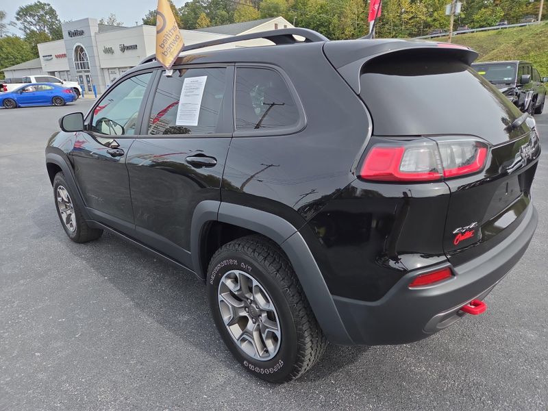 2022 Jeep Cherokee Trailhawk photo 5