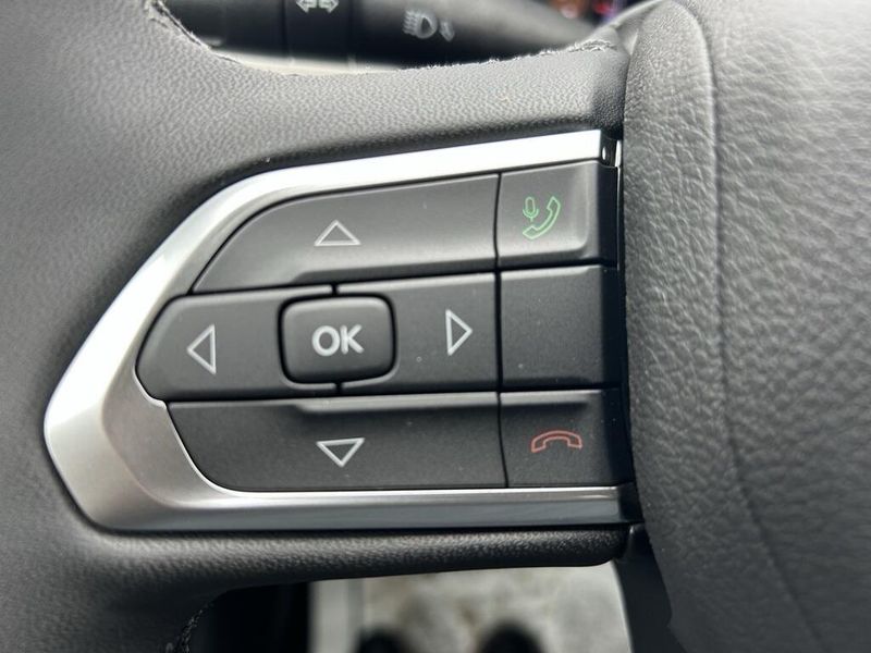 2025 Jeep Compass Limited photo 18