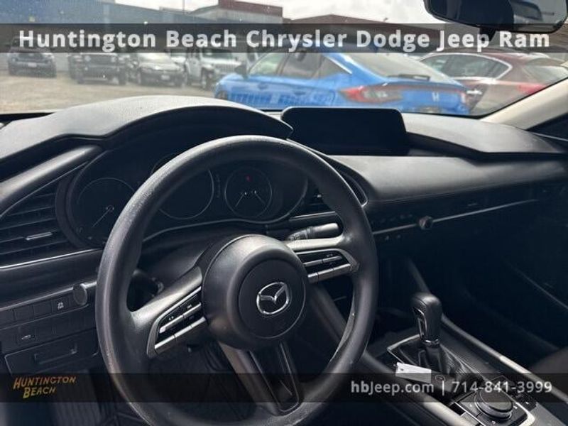 2019 Mazda Mazda3 BaseImage 8