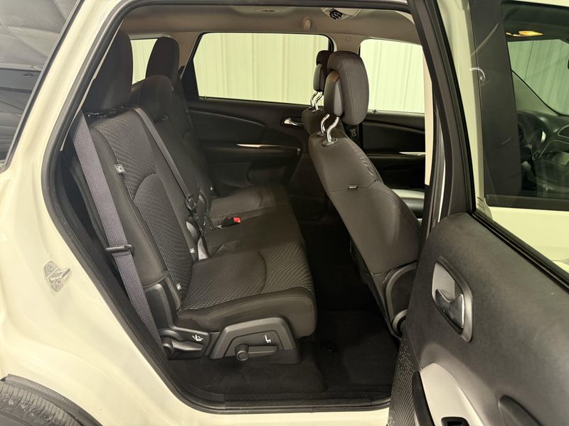 Used 2016 Dodge Journey SXTImage 11