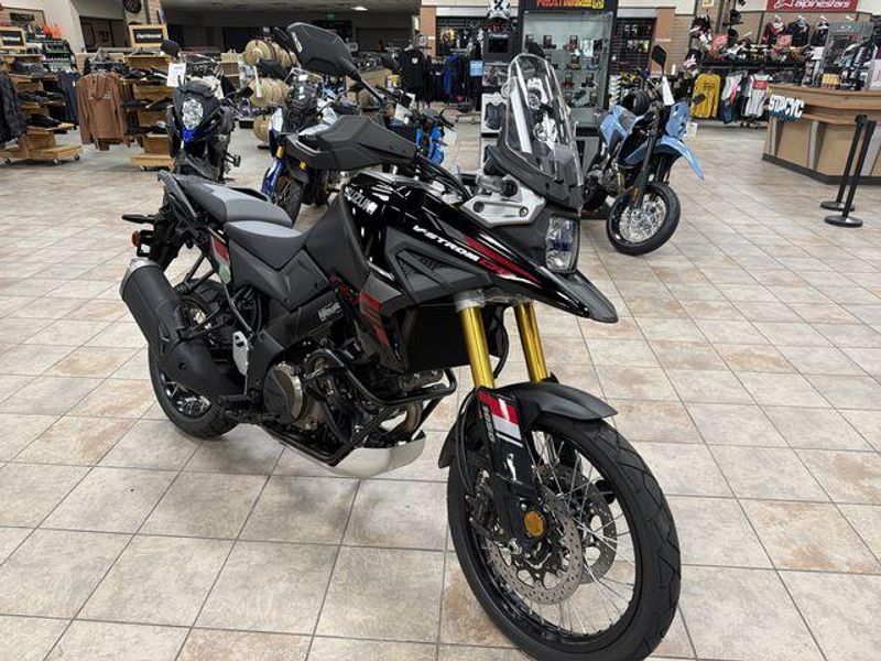 New 2025 Suzuki V-STROM 1050DE Image 11