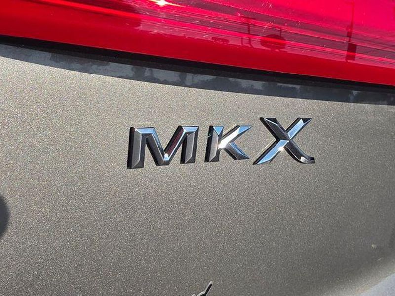 Used 2017 Lincoln MKX SelectImage 16