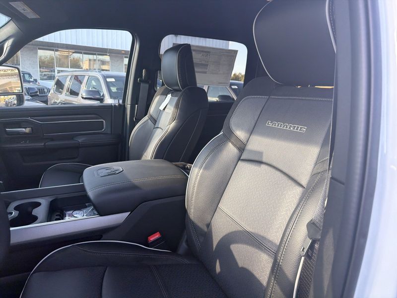 New 2026 RAM 4500 Big Horn Chassis Crew Cab 4x4 60