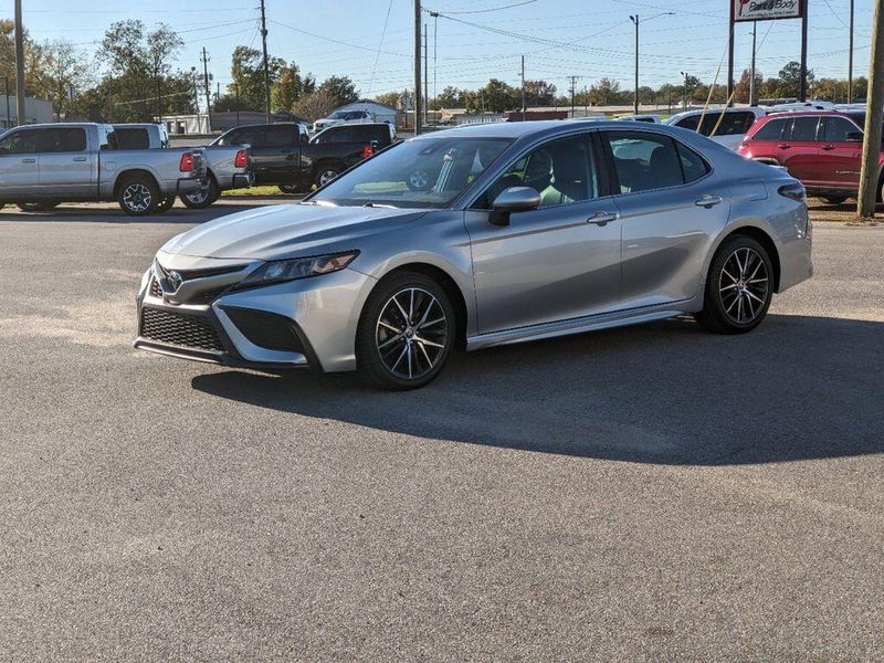 2022 Toyota Camry SEImage 7