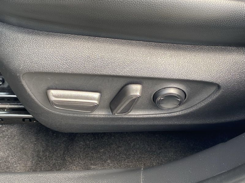 Used 2024 Toyota Highlander XLEImage 18