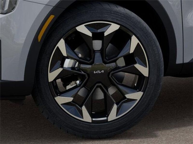 2025 Kia Sorento EXImage 9