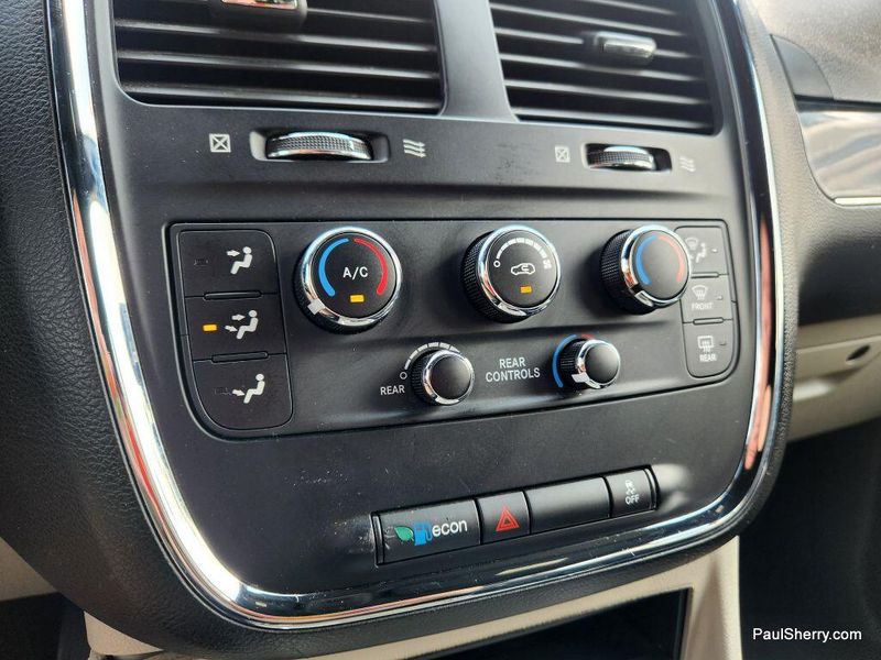 2018 Dodge Grand Caravan SXTImage 47