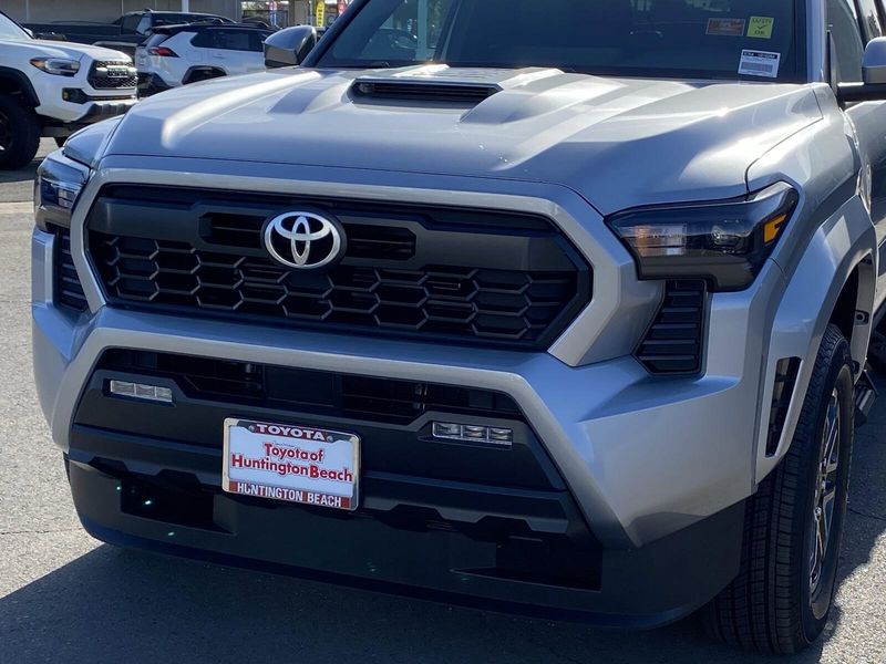 2024 Toyota Tacoma TRD SportImage 9