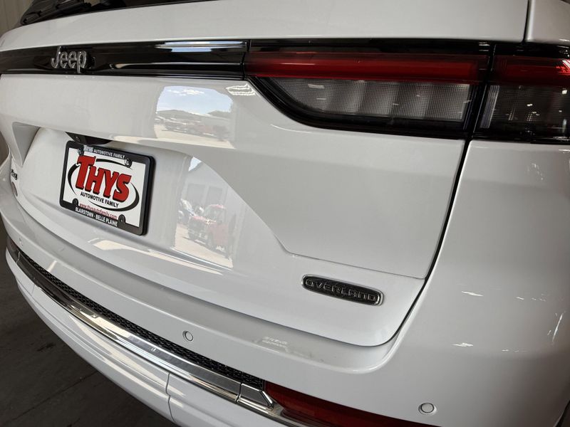Used 2023 Jeep Grand Cherokee OverlandImage 6