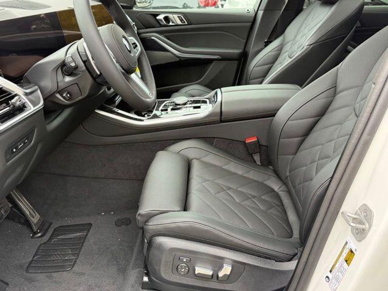 New 2026 BMW X5 sDrive40iImage 17