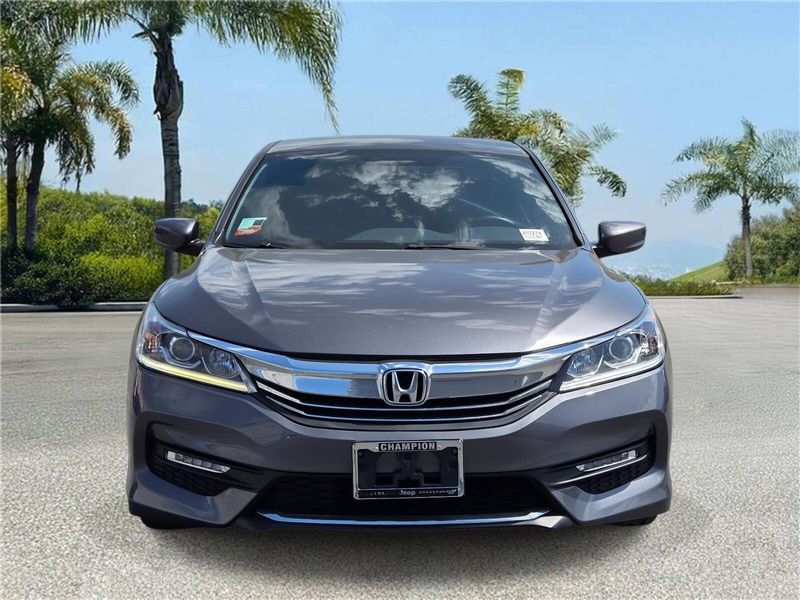 2017 Honda HR-V LX photo 3