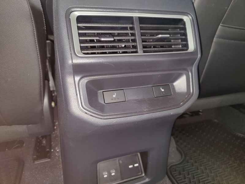 Used 2025 Volkswagen Atlas Cross Sport SEL Premium R-Line w/Sunroof/NavImage 20