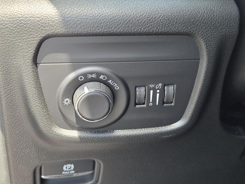 New 2026 Jeep Grand Cherokee L Laredo Altitude 4x4