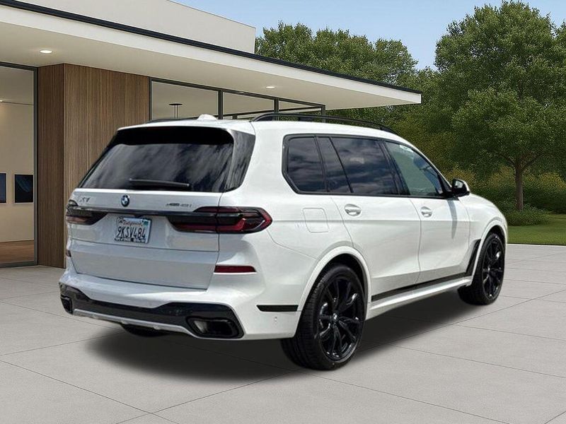 Used 2024 BMW X7 xDrive40iImage 8