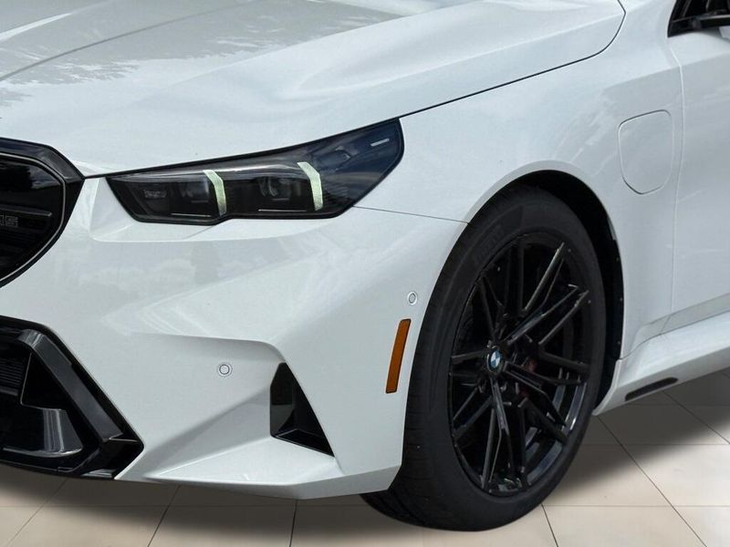 2025 BMW M5 BaseImage 11