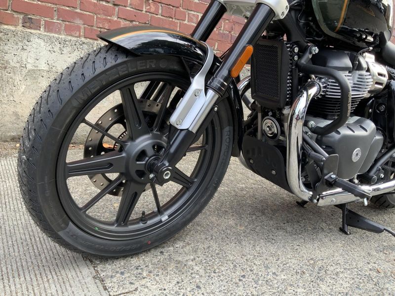 New 2024 Royal Enfield SUPER METEOR 650 MID 