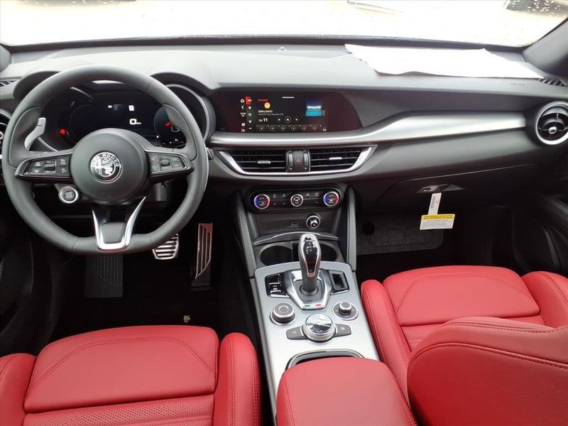 New 2025 Alfa Romeo Stelvio AWDImage 12