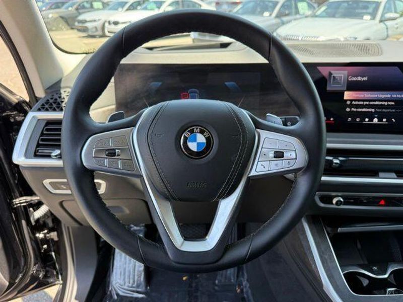 Used 2024 BMW X7 xDrive40iImage 24
