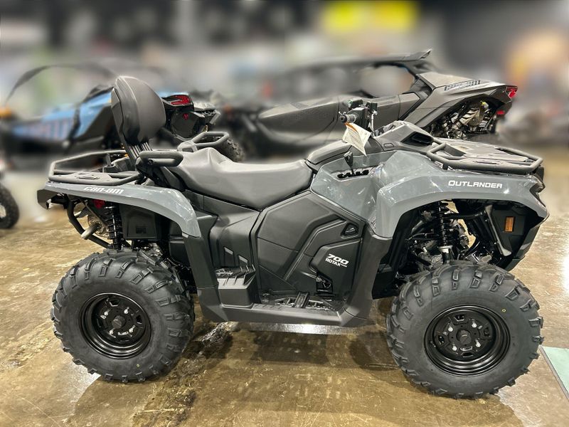 New 2026 Can-Am OUTLANDER MAX DPS 700 Image 11