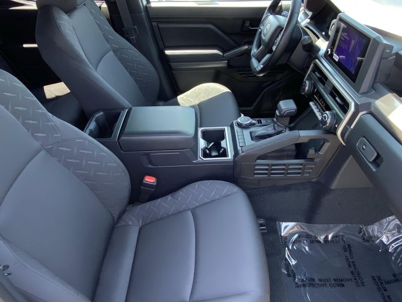 Used 2025 Toyota Tacoma SR5Image 10