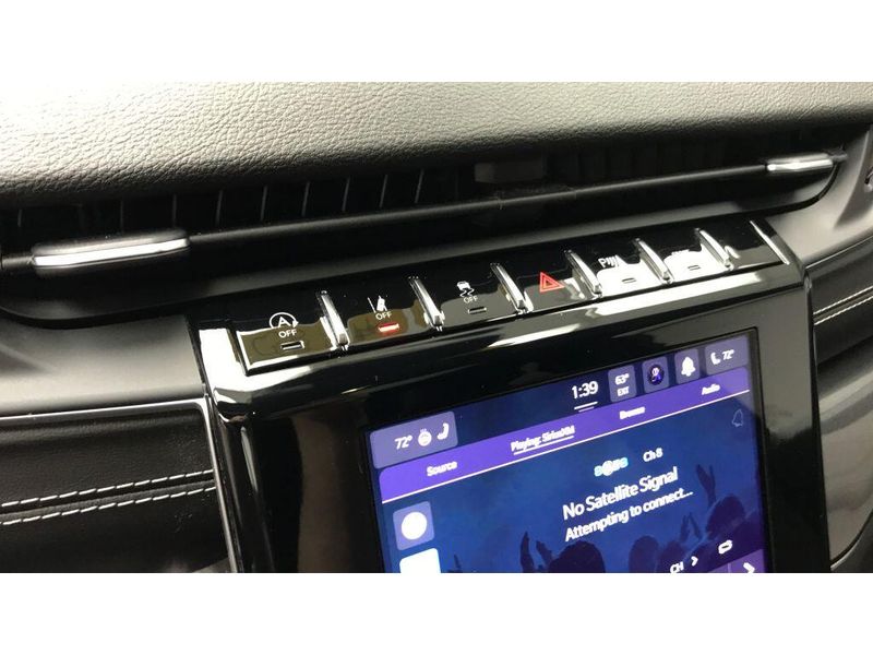 Used 2023 Jeep Grand Cherokee AltitudeImage 11