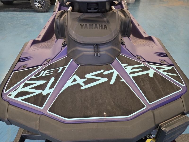 2025 Yamaha JETBLASTER LTD 3 PURPLE AND WHITE Image 15
