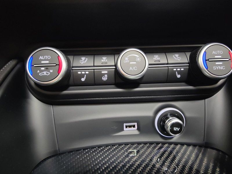 Used 2023 Alfa Romeo Stelvio Quadrifoglio AWD w/SunroofImage 29