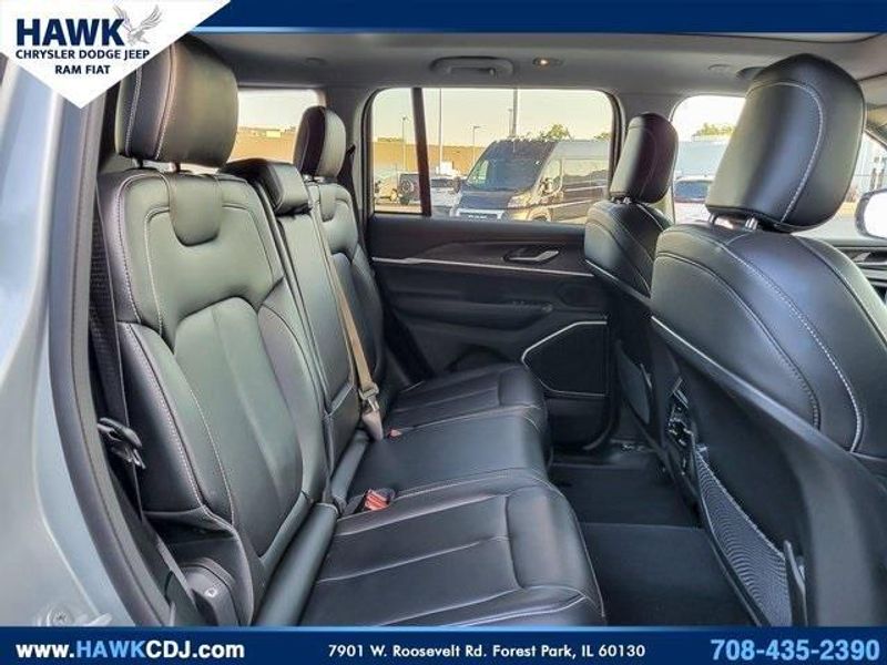 2022 Jeep Grand Cherokee Limited photo 24
