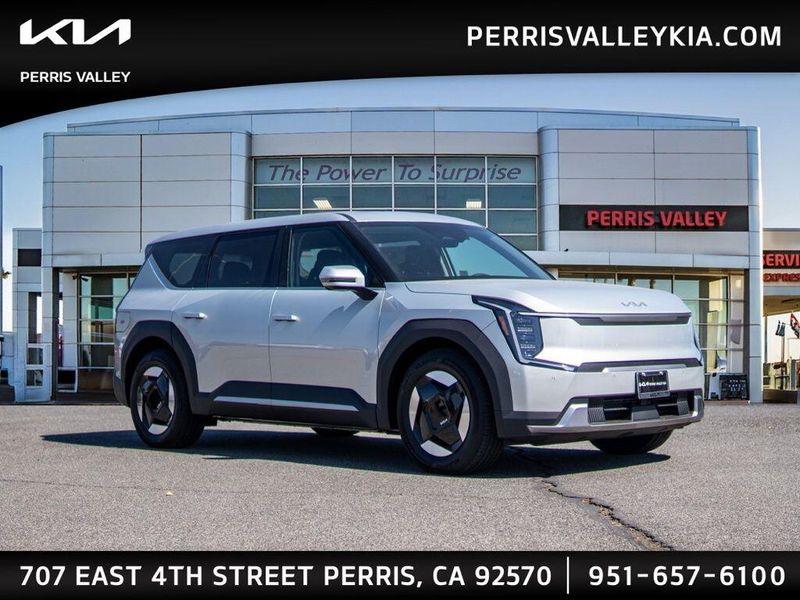New 2026 Kia EV9 Light Long RangeImage 1
