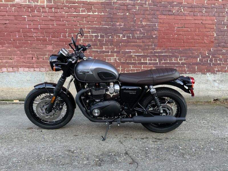 2025 Triumph BONNEVILLE T120 BLACK