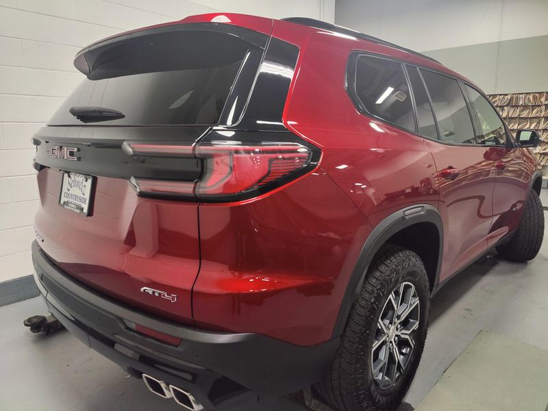 Used 2025 GMC Acadia AWD AT4Image 7