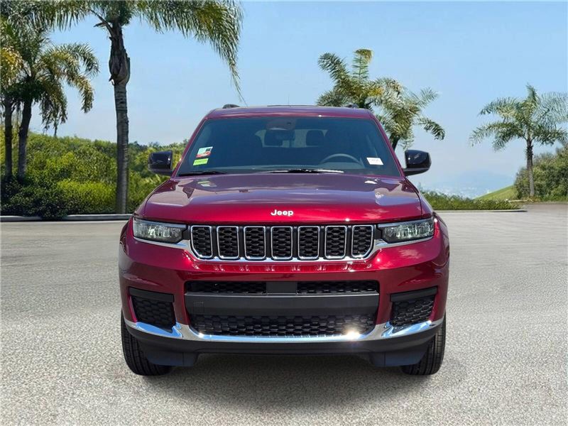 New 2026 Jeep Grand Cherokee L Laredo 4x2