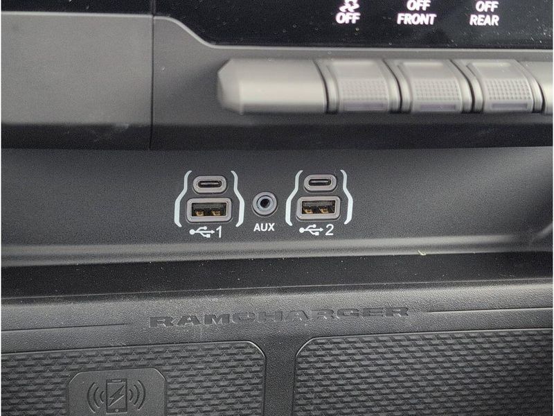 2025 RAM 1500 Big Horn Crew Cab 4x4 5