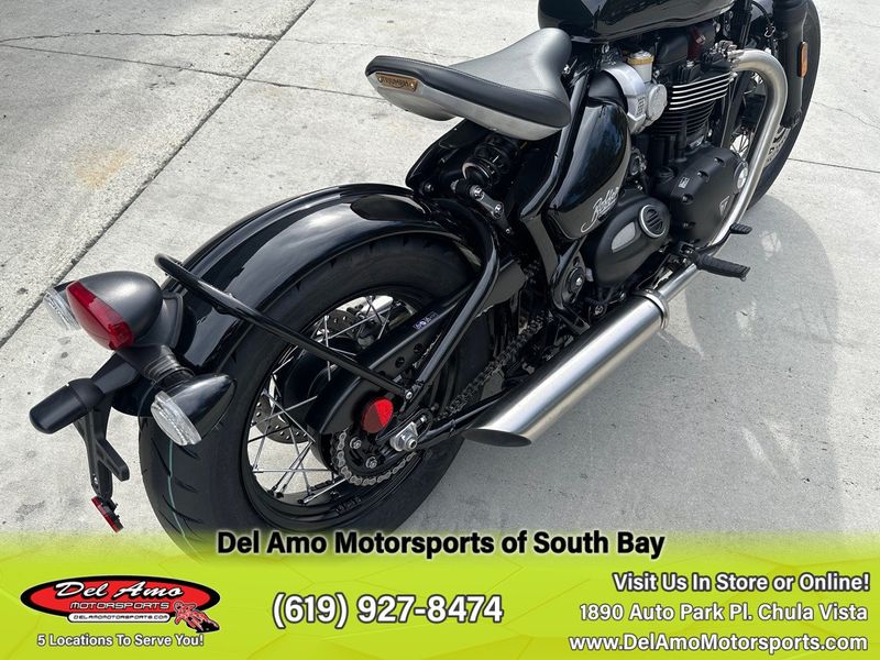 2024 Triumph BONNEVILLE BOBBER  in a JET BLACK/ASH GRAY exterior color. Del Amo Motorsports of South Bay (619) 547-1937 delamomotorsports.com 