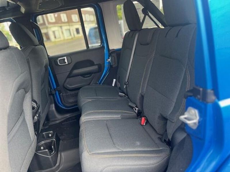New 2025 Jeep Wrangler 4-door SaharaImage 15