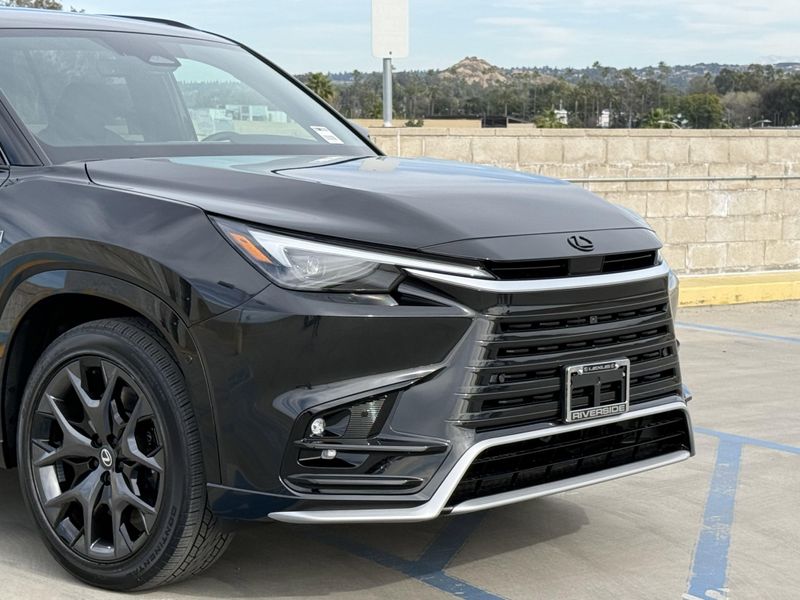 New 2026 Lexus TX 500h F SPORT Performance PremiumImage 3