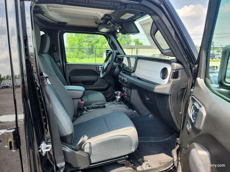 New 2025 Jeep Gladiator Willys 4x4