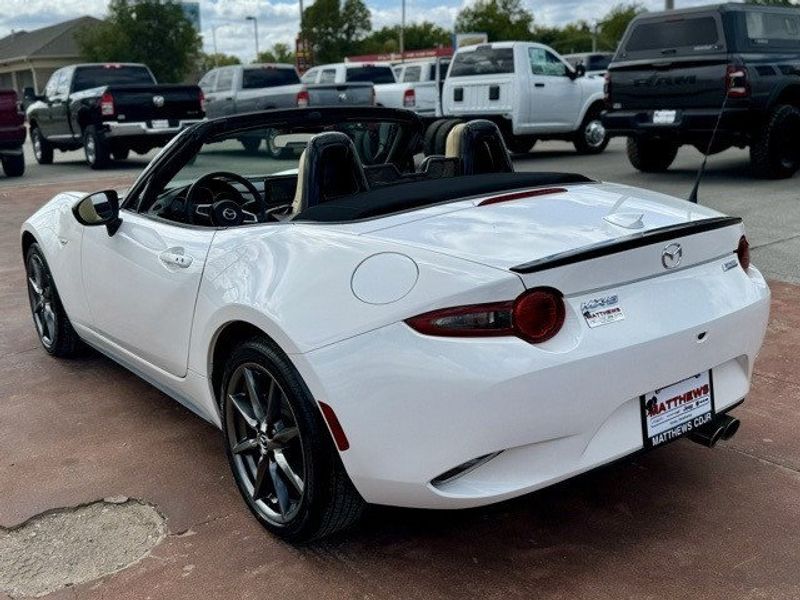 2019 Mazda MX-5 Miata ClubImage 8