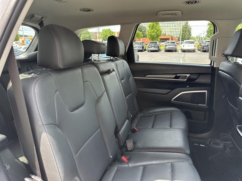 2022 Kia Telluride LXImage 18