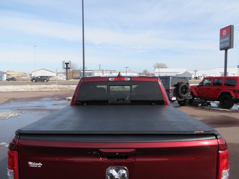 Used 2021 RAM 1500 Big Horn 4x4 4dr Crew Cab 5.6 ft. SB PickupImage 7