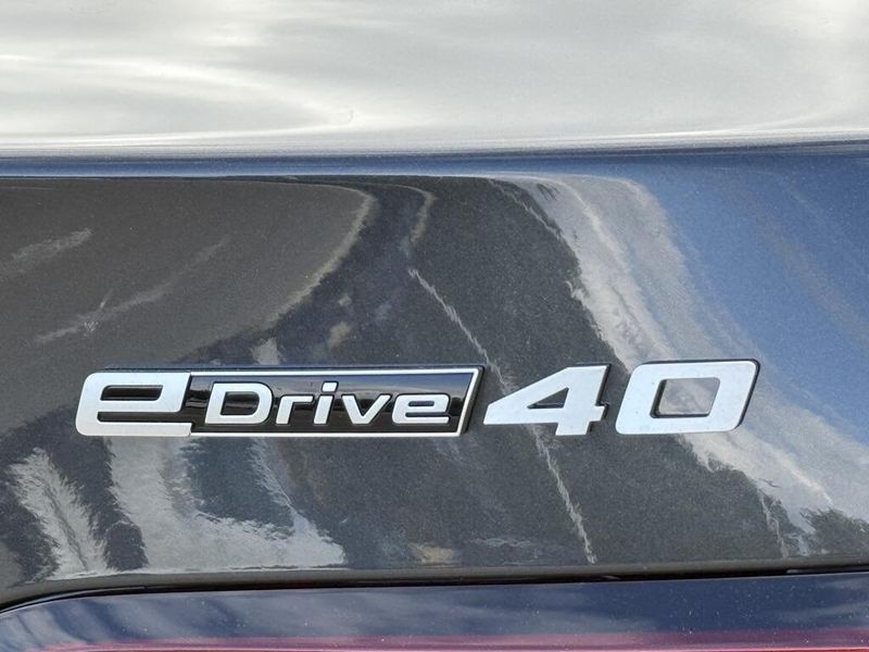 2025 BMW i5 eDrive40Image 14