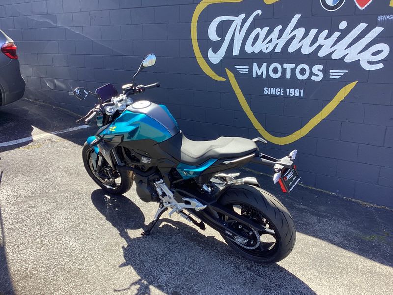 2025 BMW F 900 R 