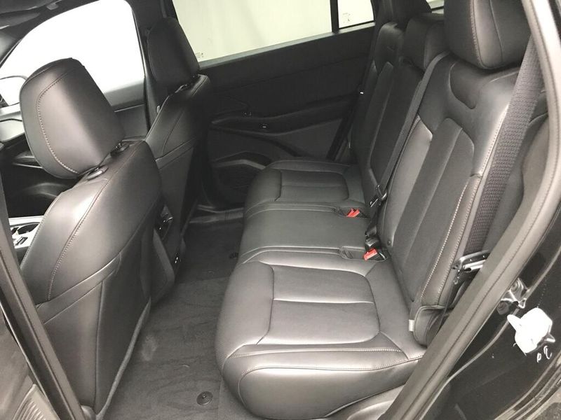 New 2026 Jeep Cherokee Limited 4x4Image 9