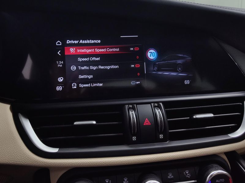 2023 Alfa Romeo Giulia Lusso AWD w/Activ AsstImage 10