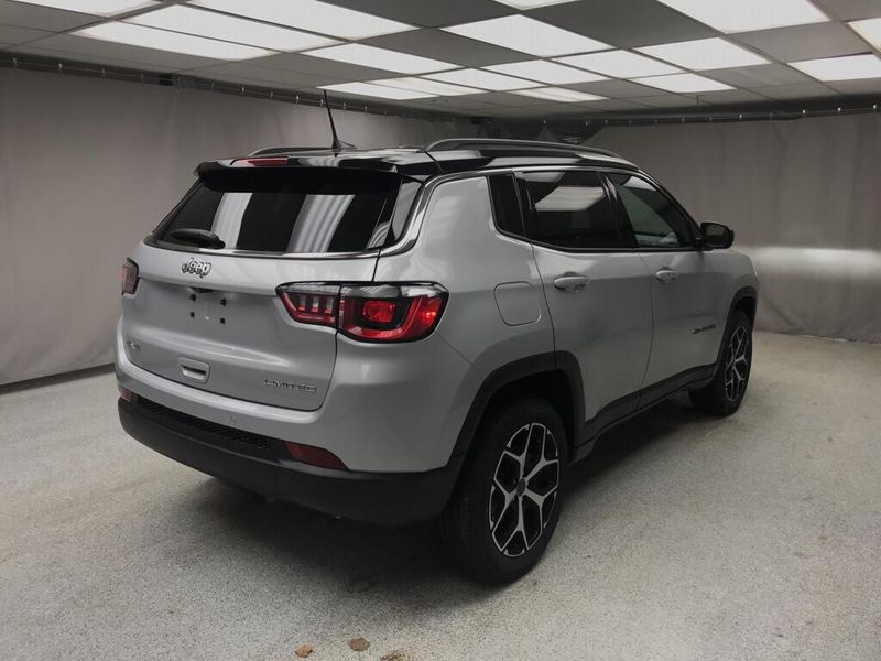 New 2026 Jeep Compass Limited 4x4Image 12